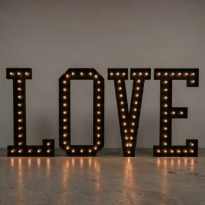 LOVE lumineux en bois